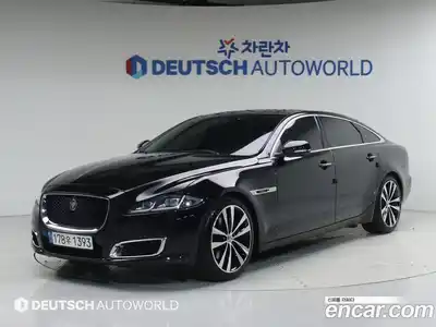Jaguar XJ