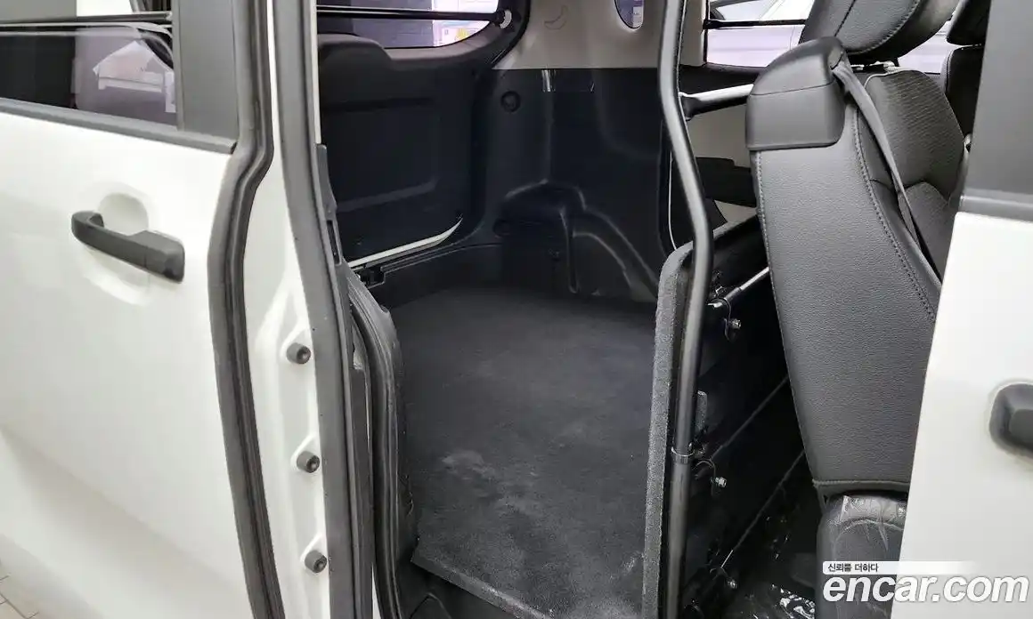 Kia Ray 2022 1.0 автомат (гидро), фото 12