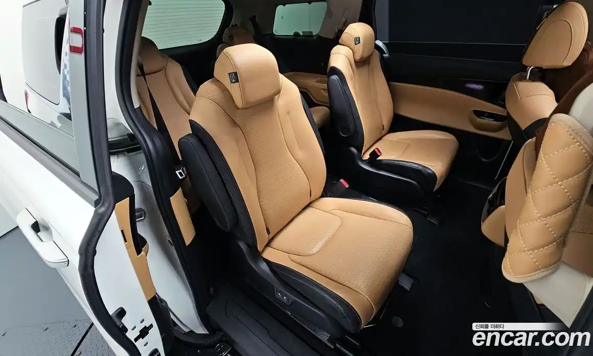 Kia Carnival 2021 2.2 автомат (гидро), фото 17