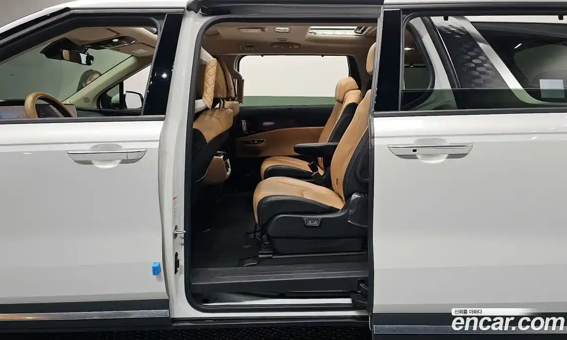 Kia Carnival 2021 2.2 автомат (гидро), фото 18