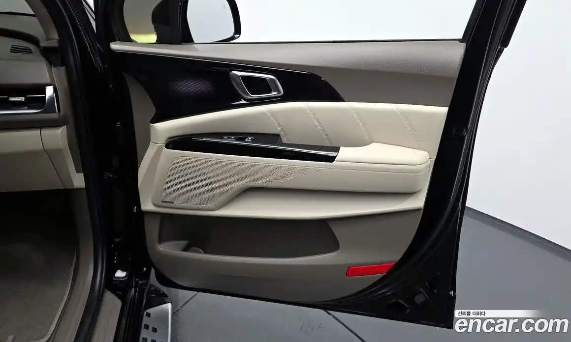 Kia Carnival 2021 2.2 автомат (гидро), фото 15