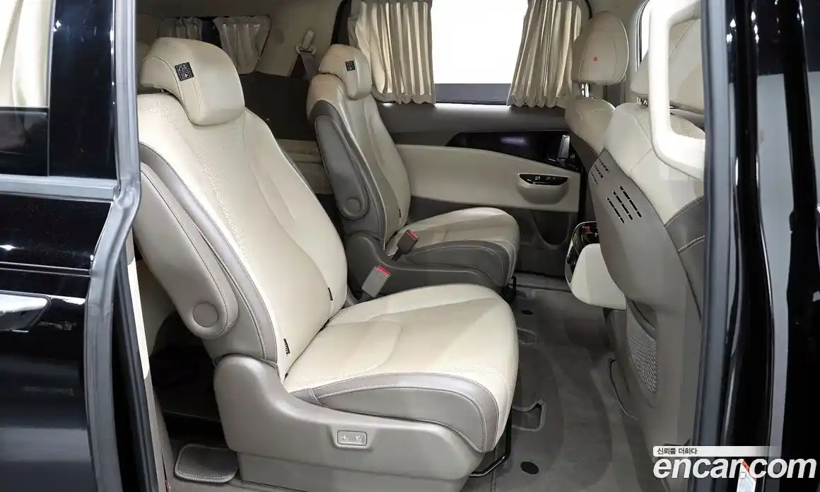 Kia Carnival 2021 2.2 автомат (гидро), фото 17