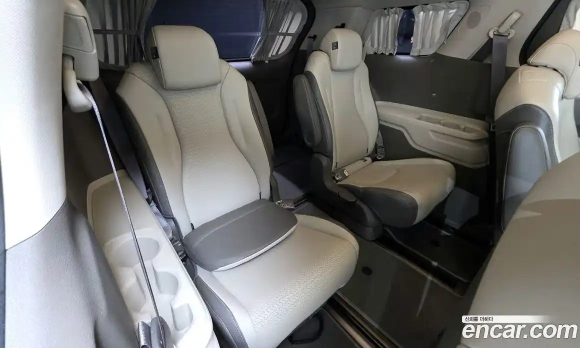 Kia Carnival 2021 2.2 автомат (гидро), фото 18