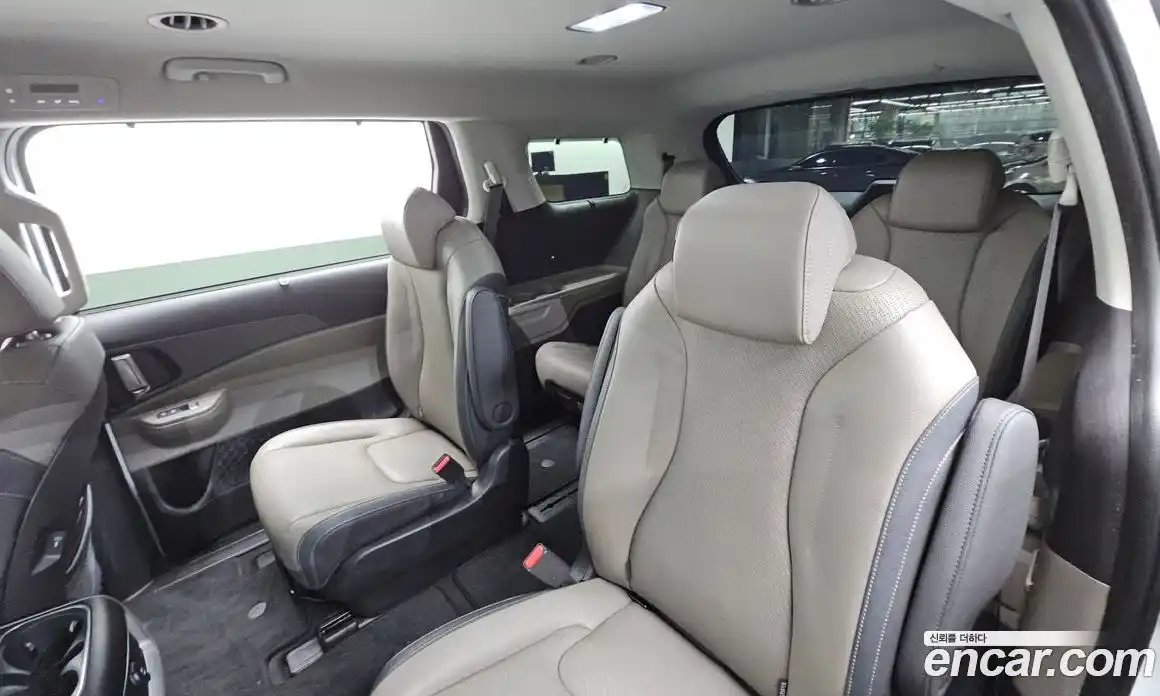 Kia Carnival 2024 1.6 автомат (гидро), фото 16