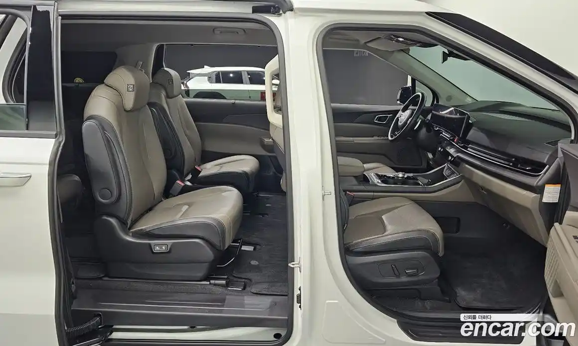 Kia Carnival 2024 1.6 автомат (гидро), фото 17