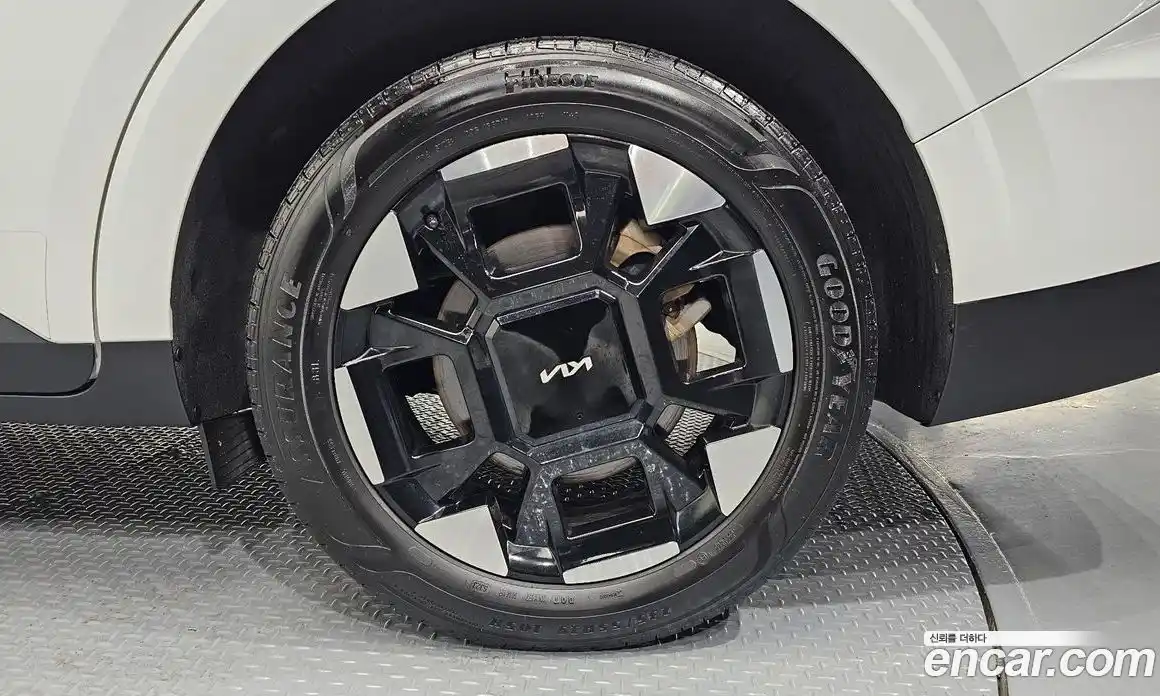 Kia Carnival 2024 1.6 автомат (гидро), фото 7
