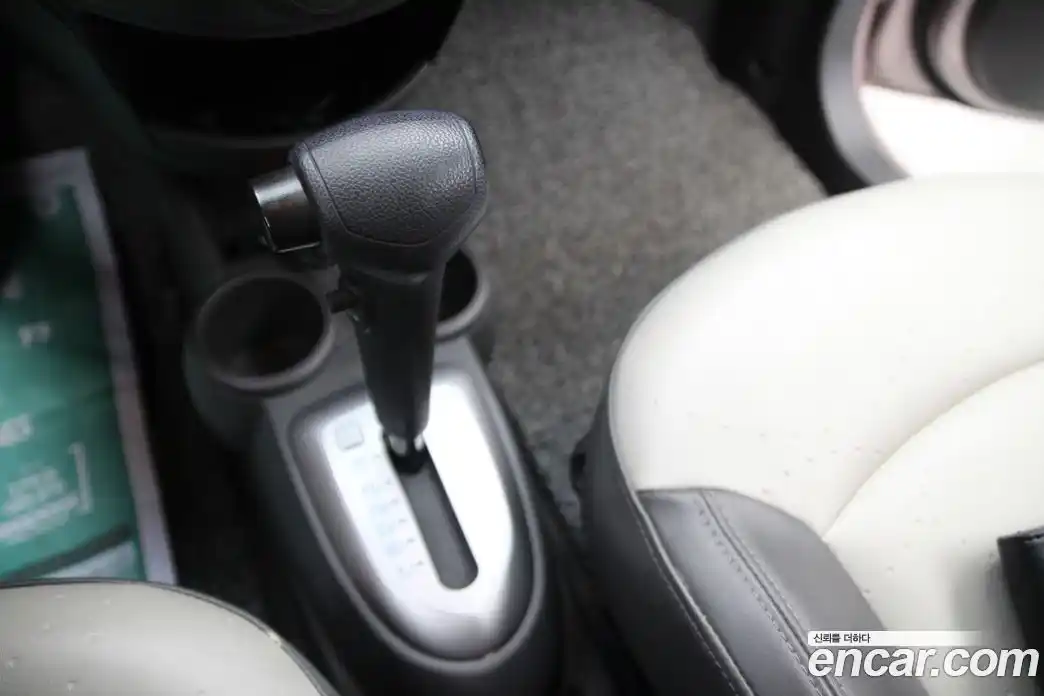 Chevrolet Spark 2011 1.0 автомат (гидро), фото 11