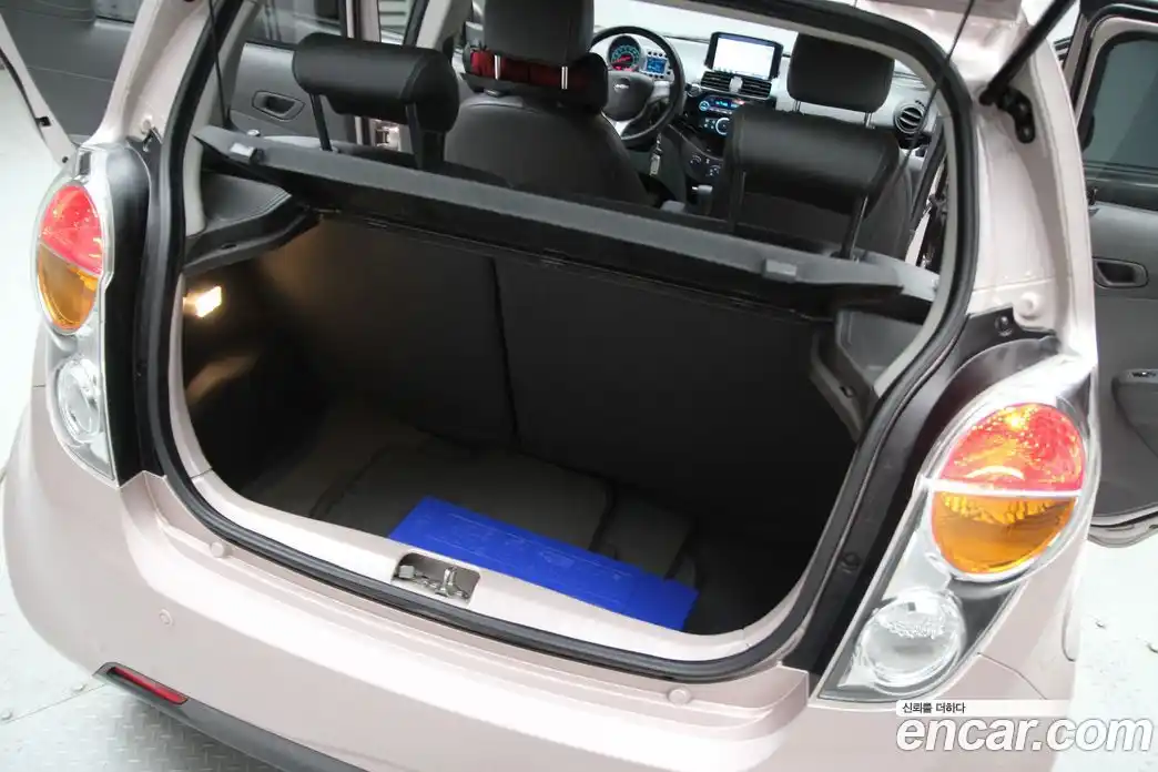 Chevrolet Spark 2011 1.0 автомат (гидро), фото 6