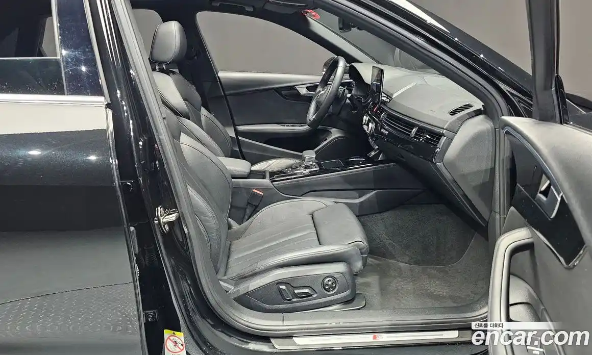 Audi A4 2021 2.0 автомат (гидро), фото 16