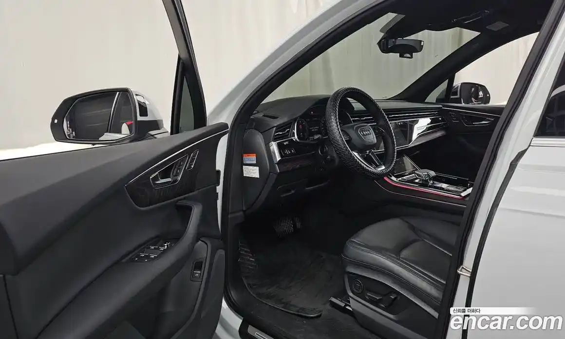 Audi Q7 2021 3.0 автомат (гидро), фото 13