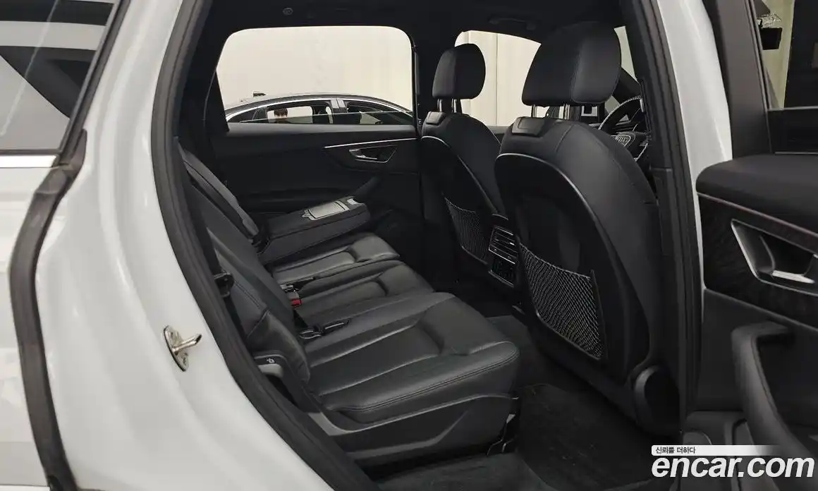 Audi Q7 2021 3.0 автомат (гидро), фото 18