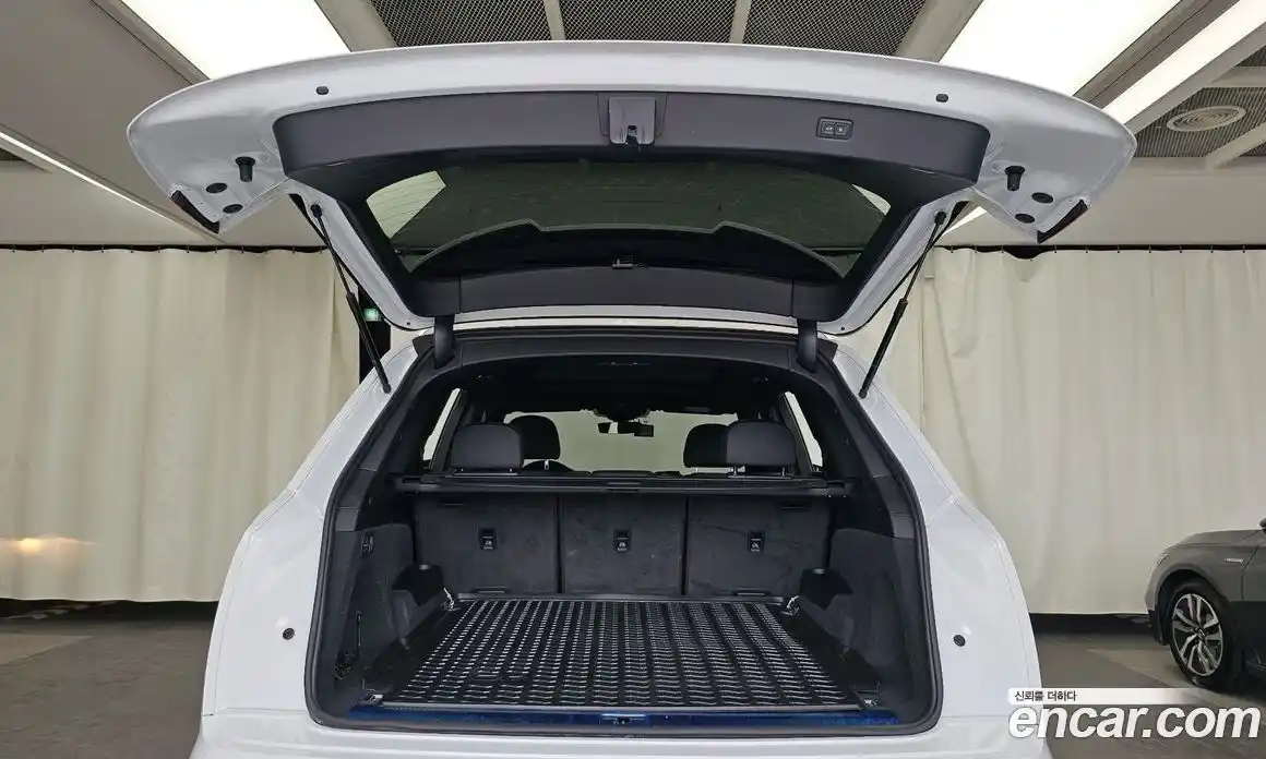 Audi Q7 2021 3.0 автомат (гидро), фото 26