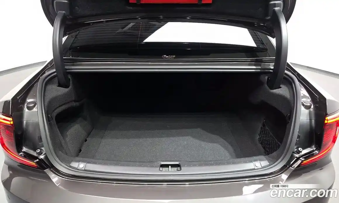 Volvo S90 2023 2.0 автомат (гидро), фото 35