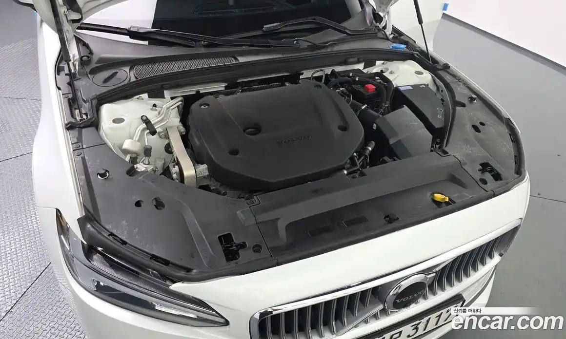 Volvo S90 2024 2.0 автомат (гидро), фото 6