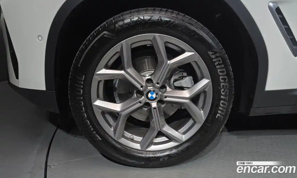 BMW X4 2023 2.0 автомат (гидро), фото 5