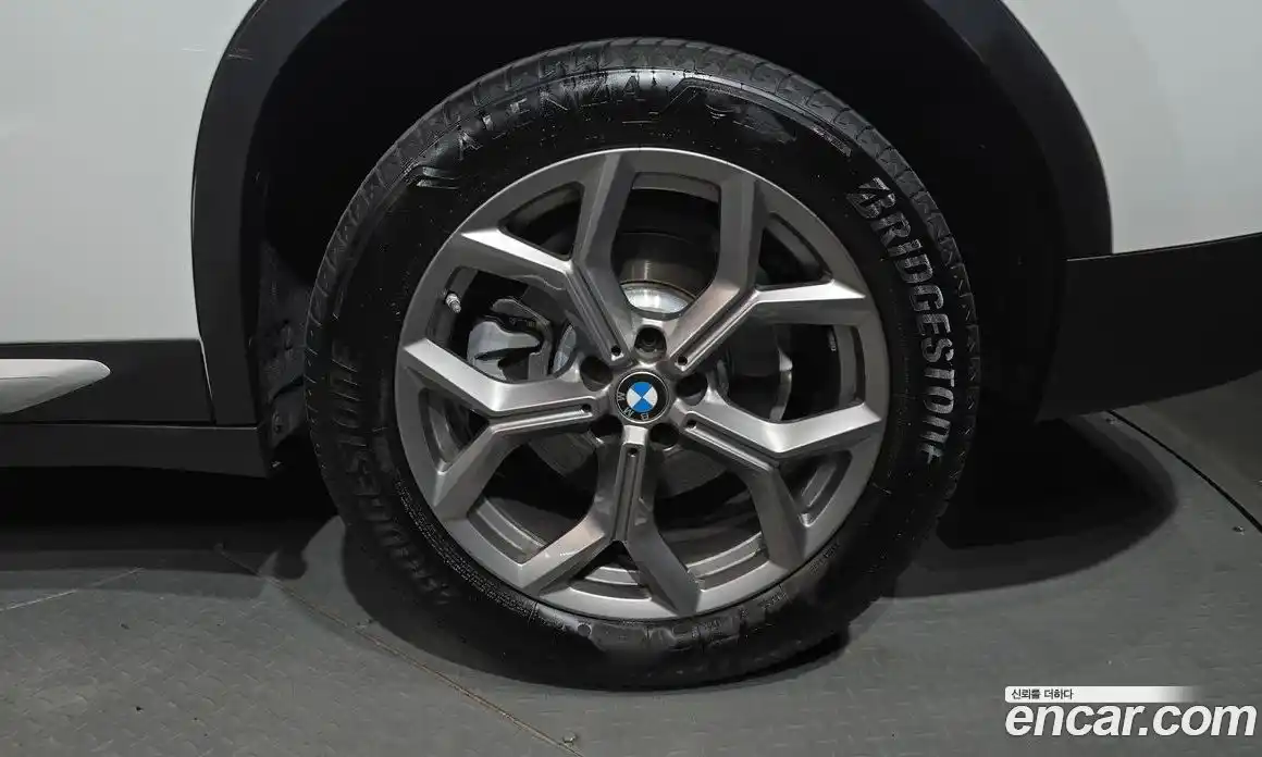 BMW X4 2023 2.0 автомат (гидро), фото 7