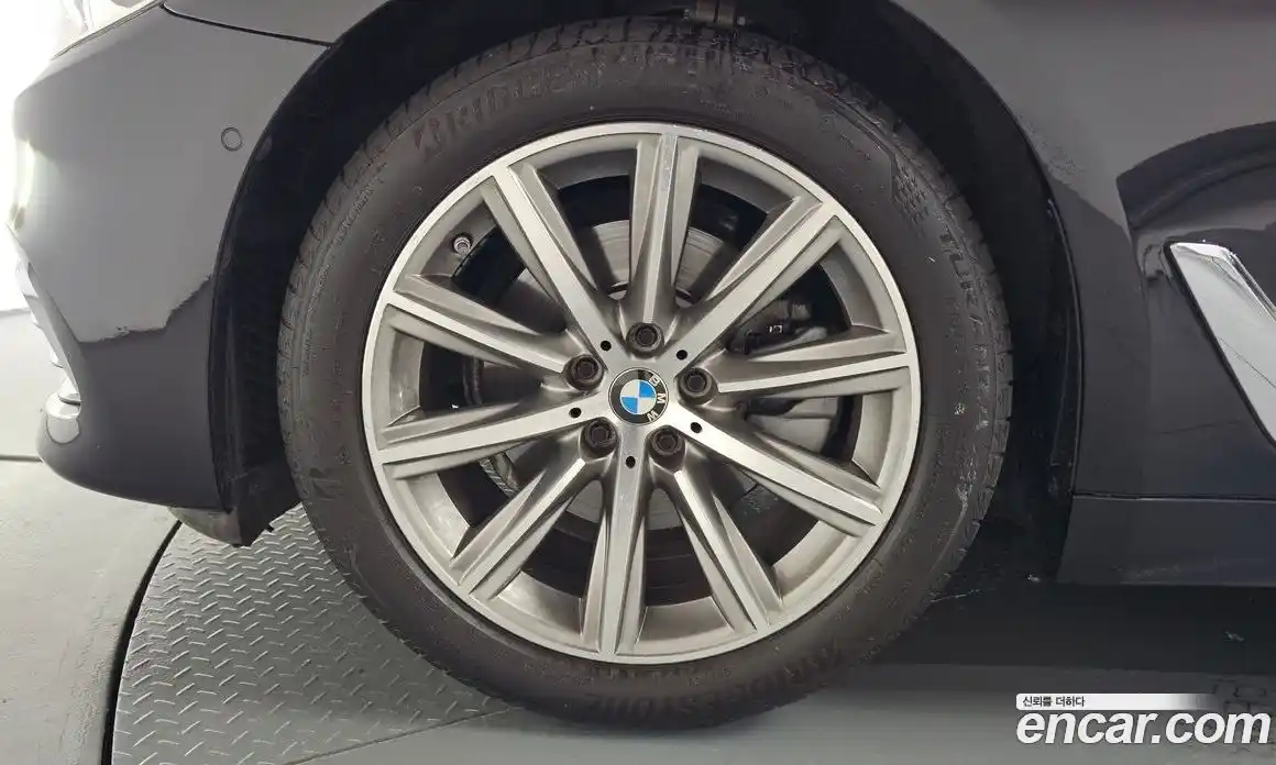 BMW 5 серия 2018 2.0 автомат (гидро), фото 5