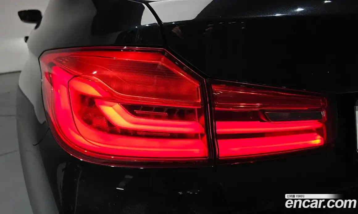 BMW 5 серия 2018 2.0 автомат (гидро), фото 9