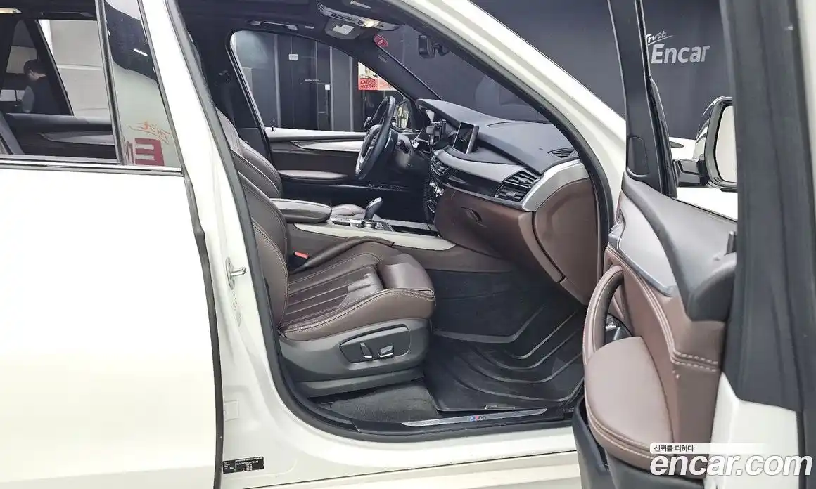 BMW X5 2018 3.0 автомат (гидро), фото 17