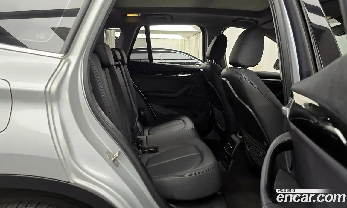 BMW X1 2018 2.0 автомат (гидро), фото 11