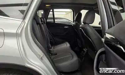 BMW X1 2018 2.0 автомат (гидро), миниатюра 11