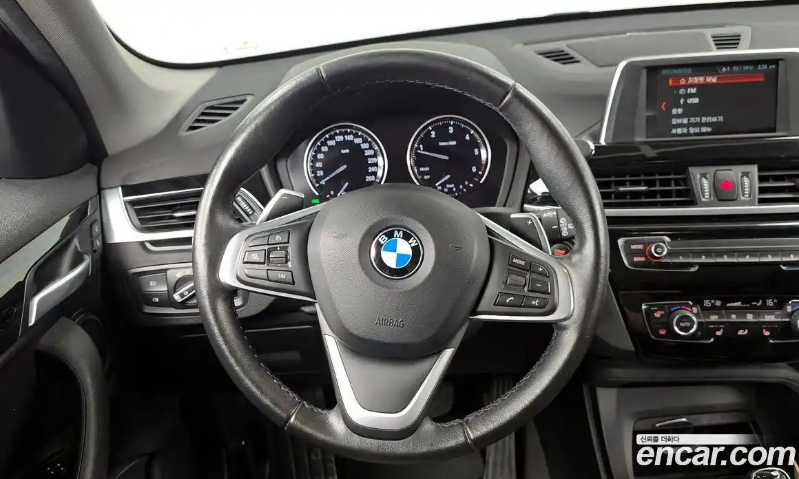 BMW X1 2018 2.0 автомат (гидро), фото 13