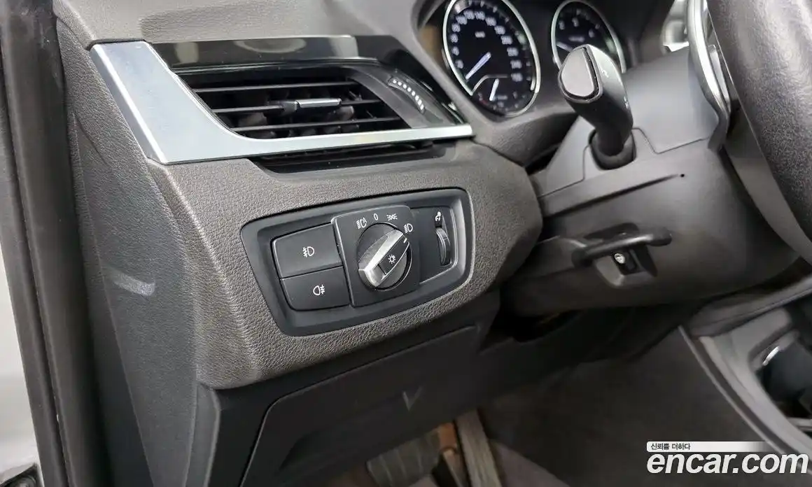 BMW X1 2018 2.0 автомат (гидро), фото 17