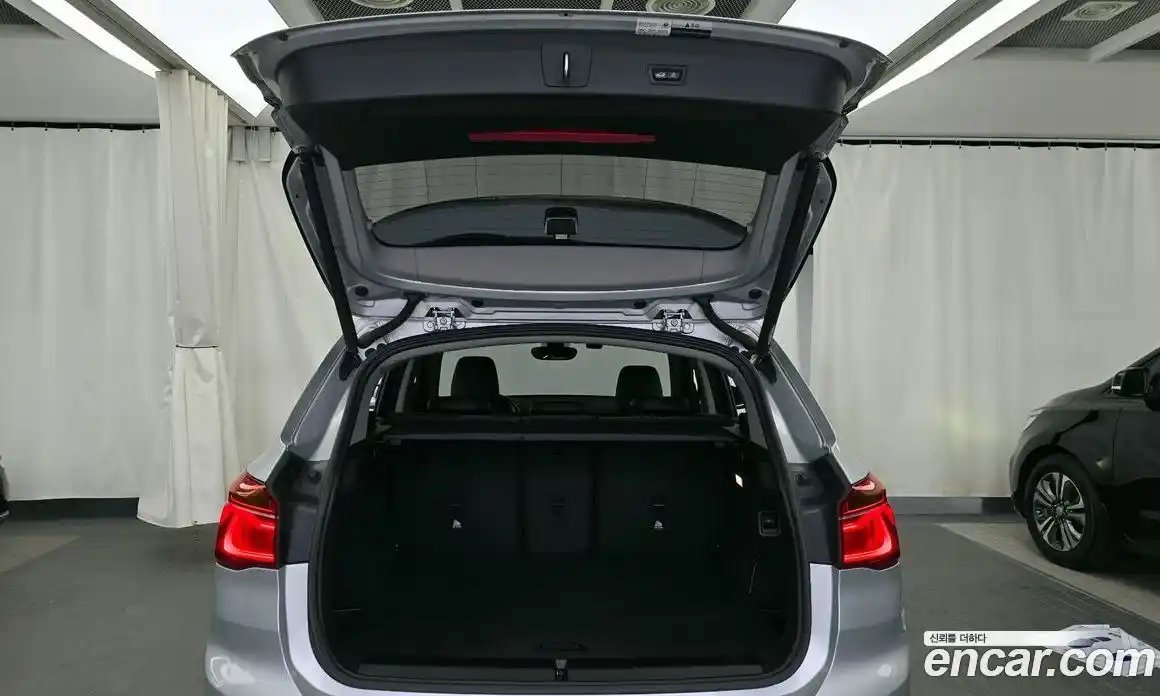 BMW X1 2018 2.0 автомат (гидро), фото 20