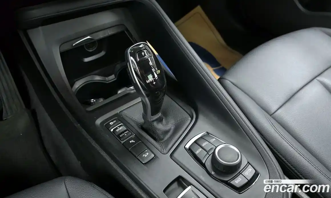 BMW X1 2018 2.0 автомат (гидро), фото 9