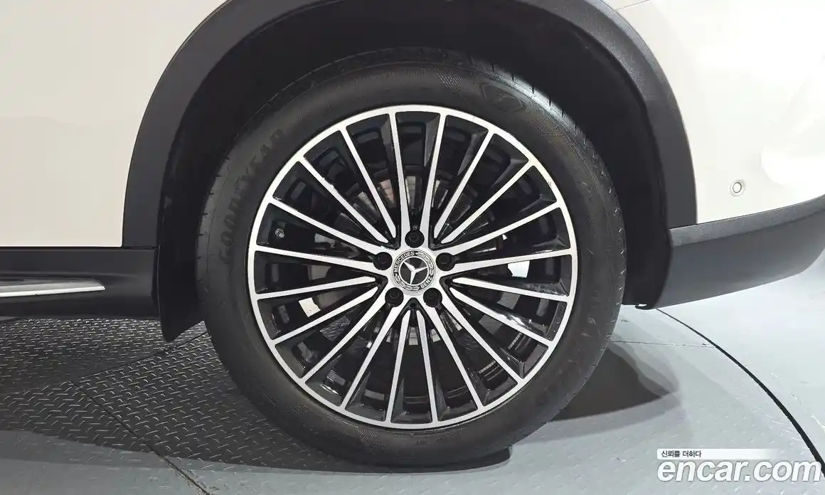 Mercedes-Benz GLC-Class 2024 2.0 автомат (гидро), фото 6