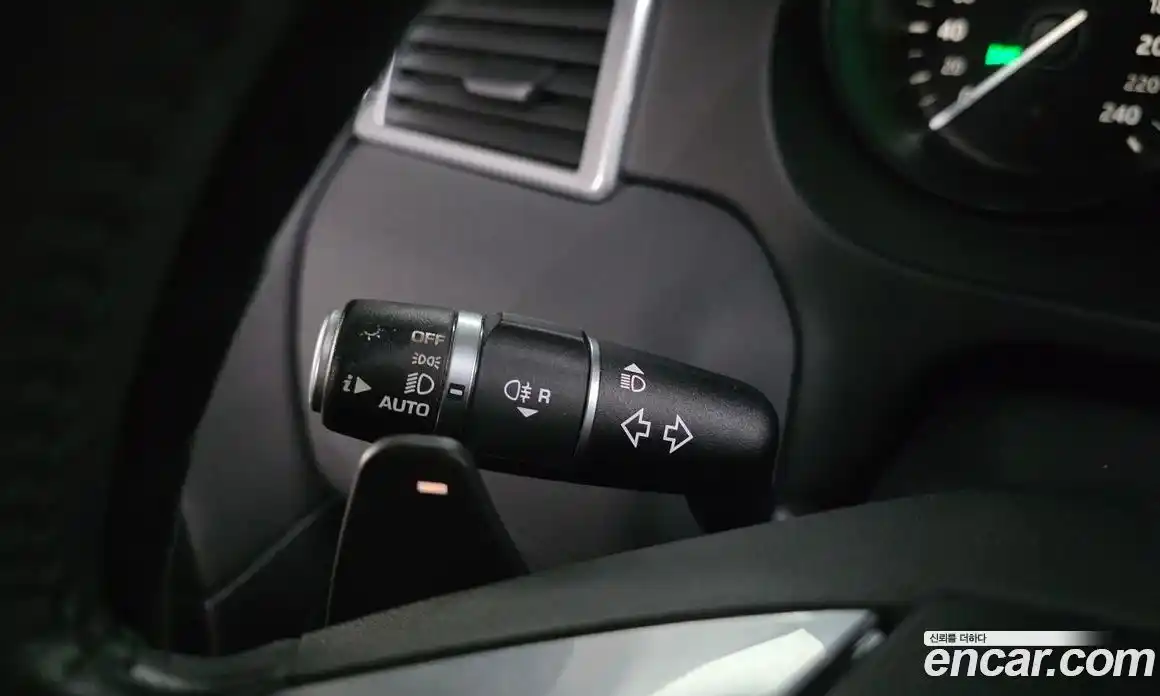 Land Rover Discovery Sport 2018 2.0 автомат (гидро), фото 17