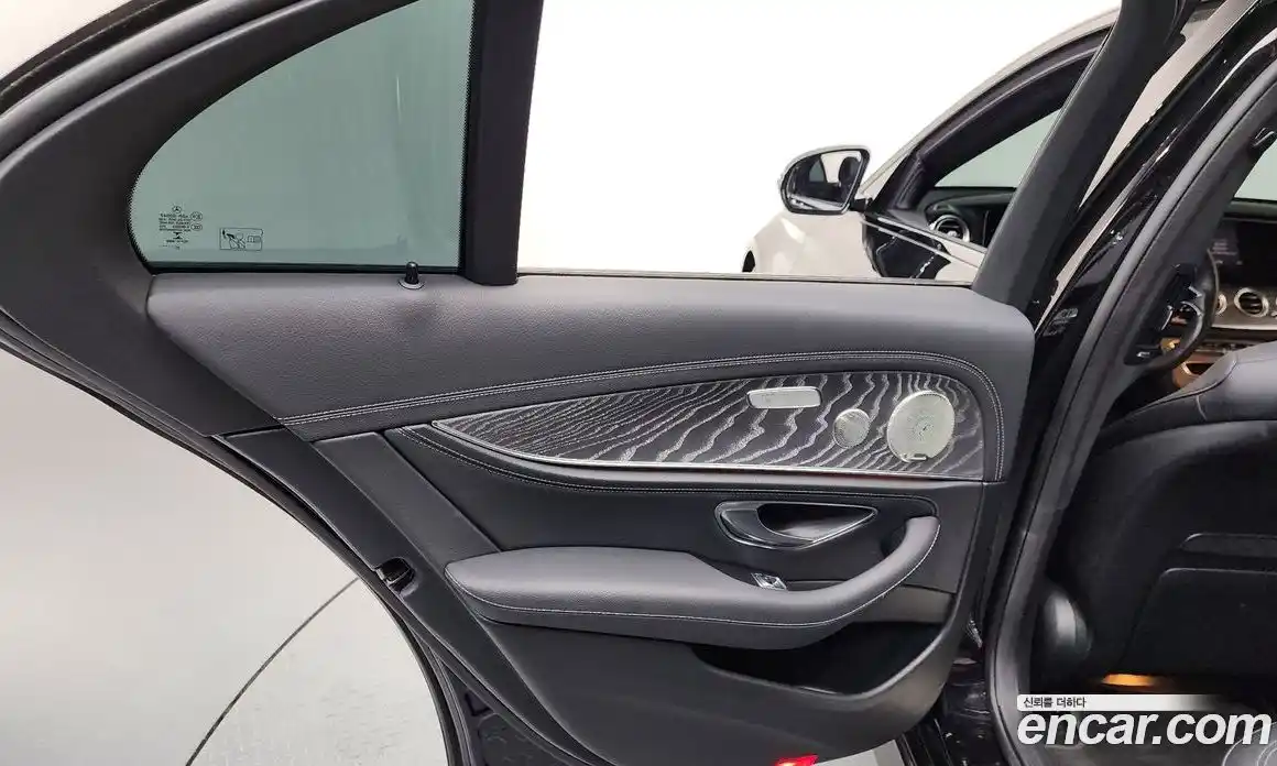 Mercedes-Benz E-Class 2022 2.0 автомат (гидро), фото 15