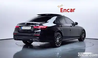 Mercedes-Benz E-Class 2022 2.0 автомат (гидро), миниатюра 2