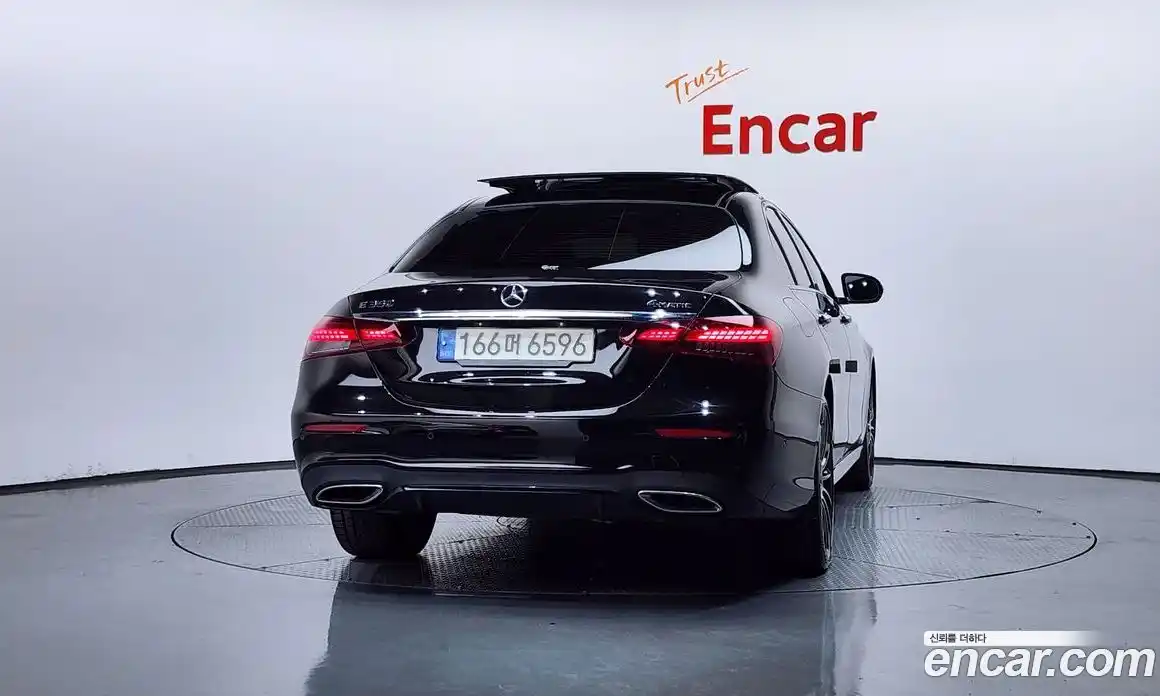 Mercedes-Benz E-Class 2022 2.0 автомат (гидро), фото 4