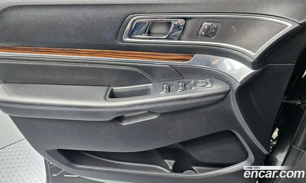 Ford Explorer 2019 2.3 автомат (гидро), фото 14