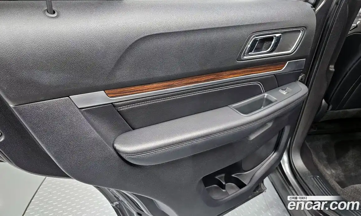 Ford Explorer 2019 2.3 автомат (гидро), фото 15