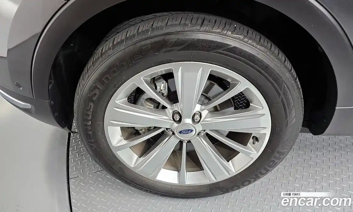 Ford Explorer 2019 2.3 автомат (гидро), фото 5