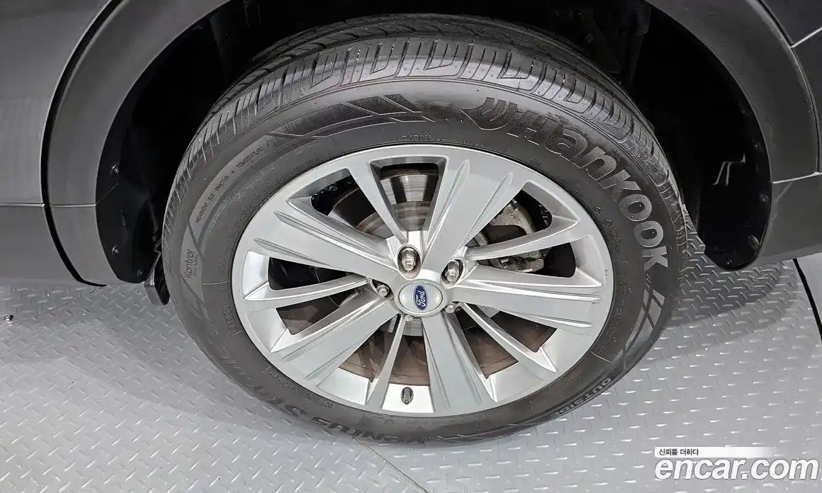 Ford Explorer 2019 2.3 автомат (гидро), фото 7