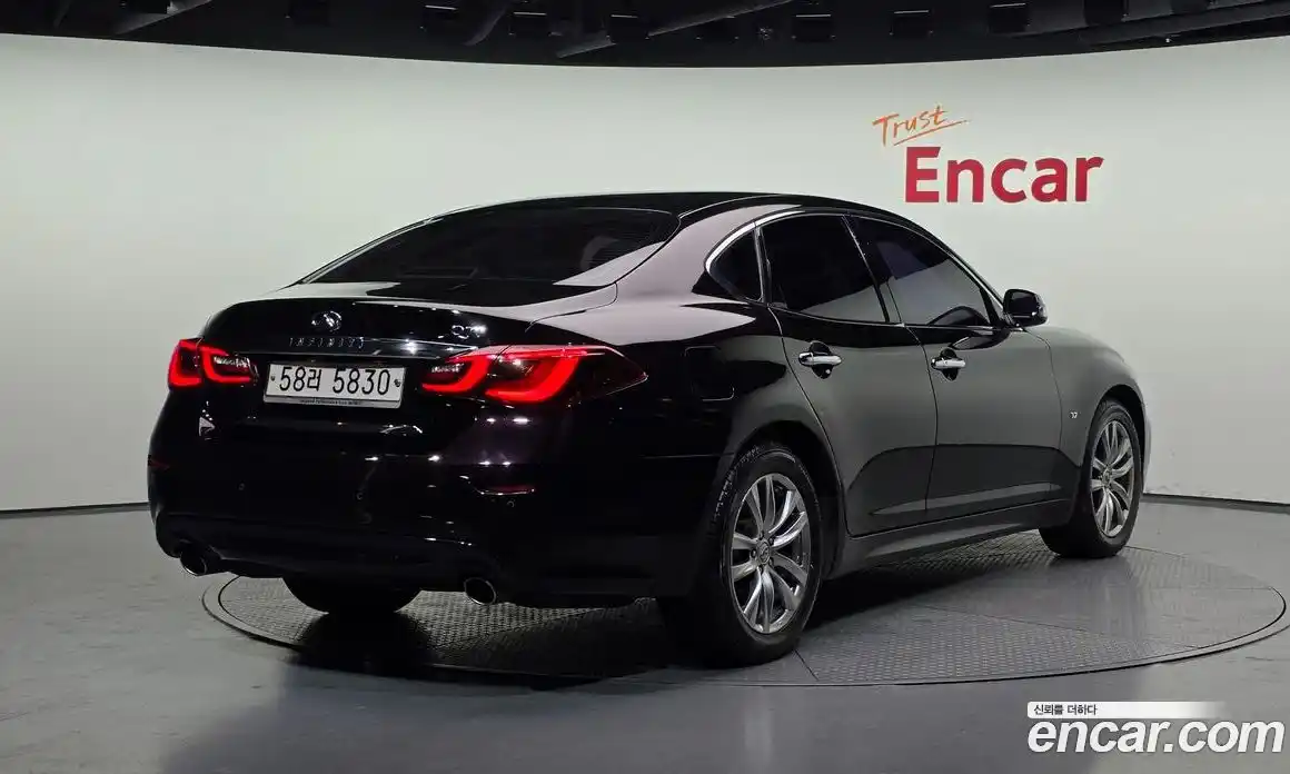 Infiniti Q70 2015 3.7 гидро, фото 2