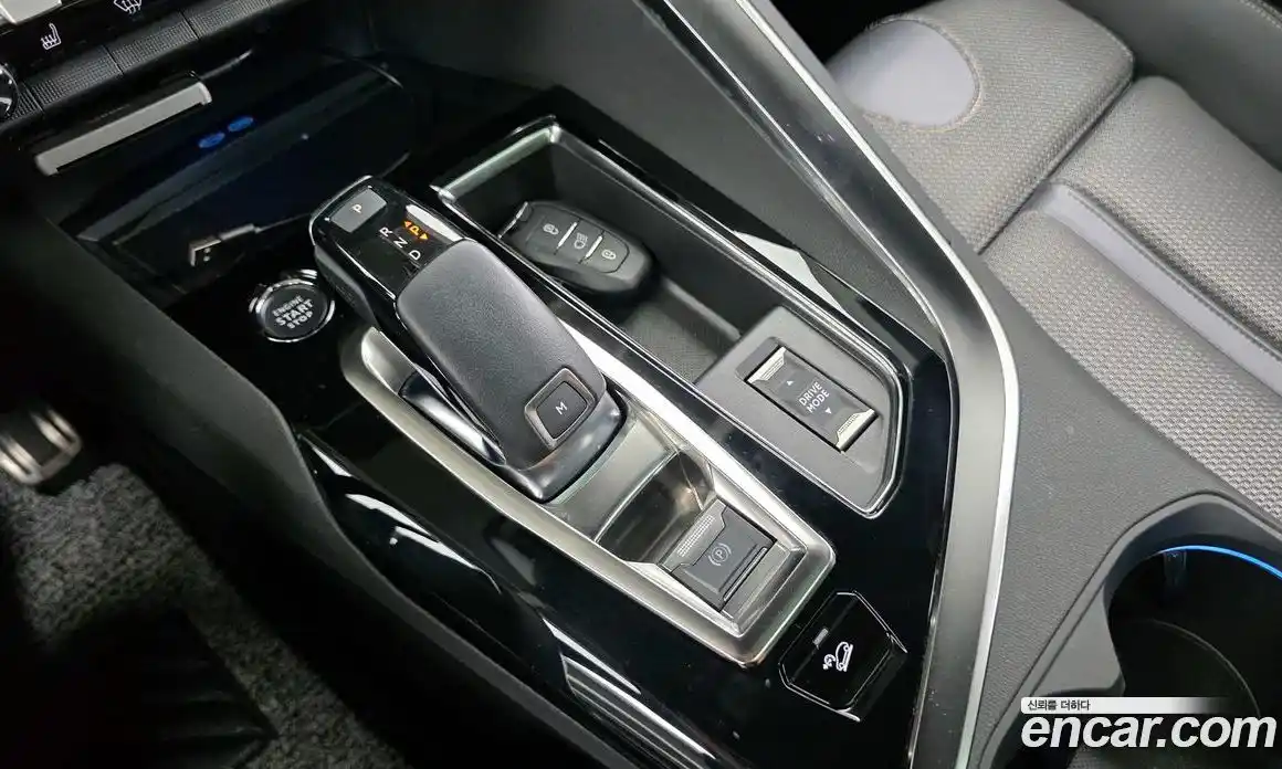Peugeot 5008 2022 1.2 автомат (гидро), фото 12