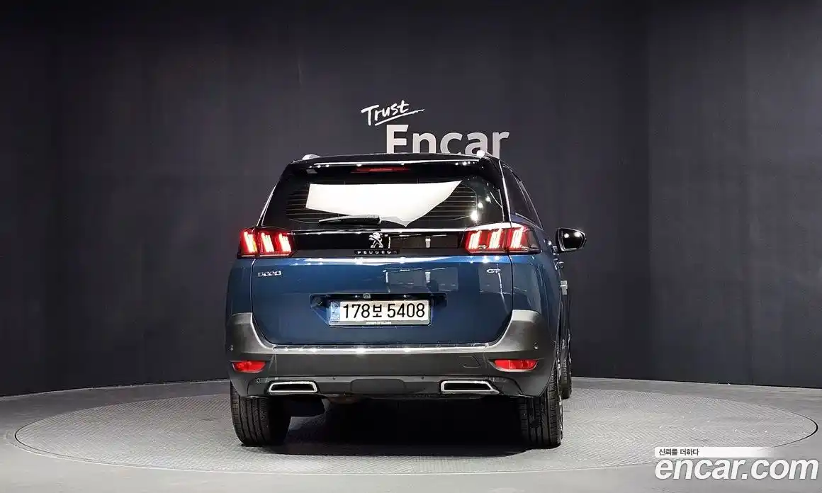 Peugeot 5008 2022 1.2 автомат (гидро), фото 4