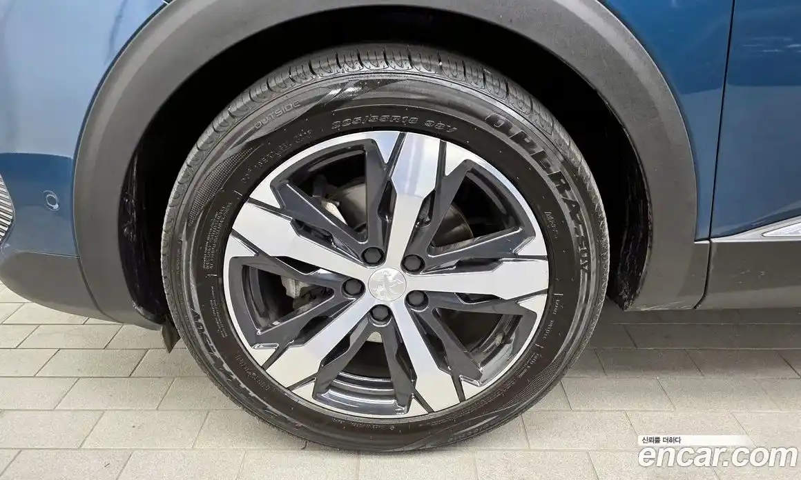 Peugeot 5008 2022 1.2 автомат (гидро), фото 5