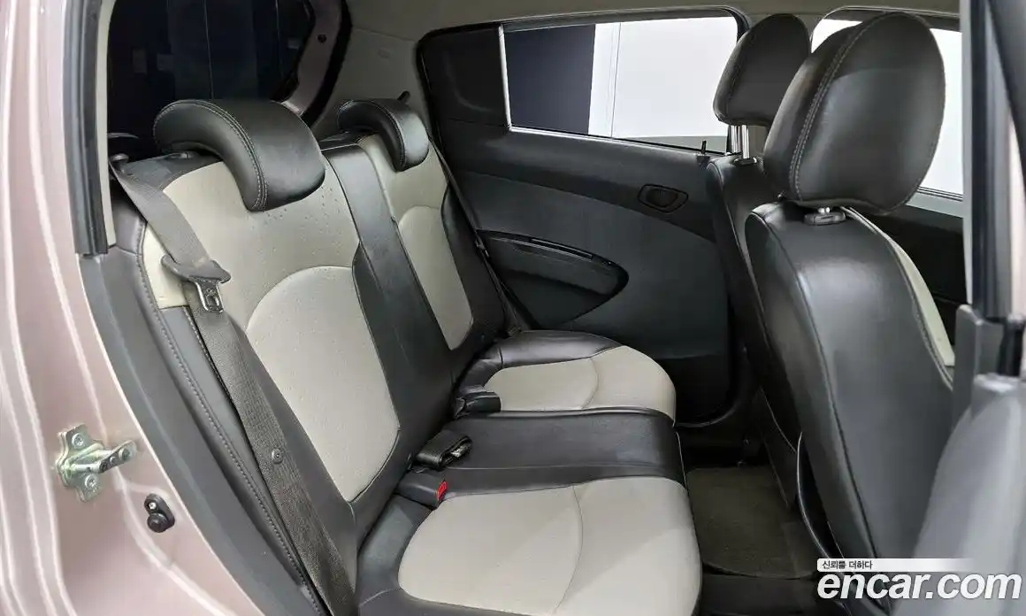 Chevrolet Spark 2011 1.0 автомат (гидро), фото 12