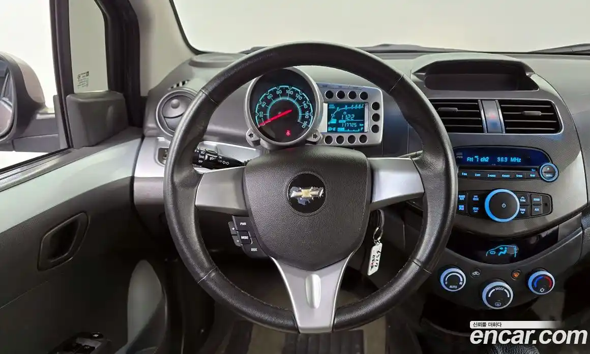Chevrolet Spark 2011 1.0 автомат (гидро), фото 14