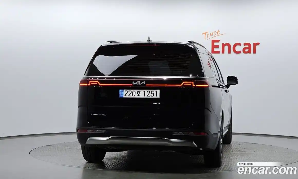 Kia Carnival 2023 3.5 автомат (гидро), фото 3
