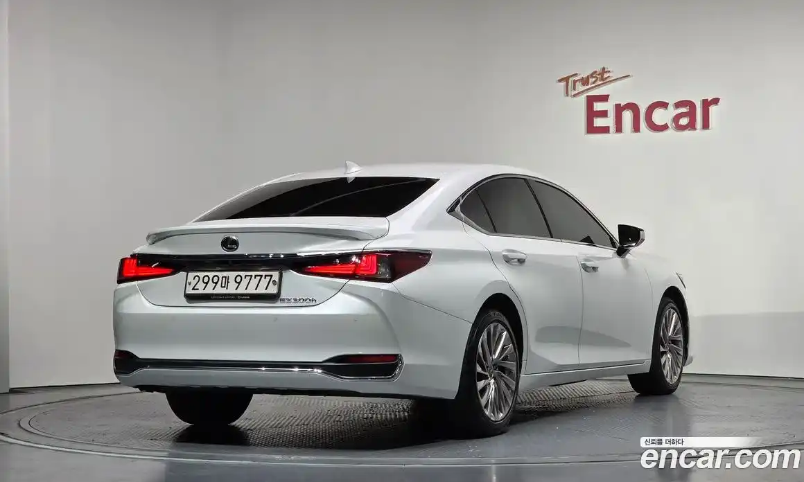Lexus ES 2023 2.5 гидро, фото 2