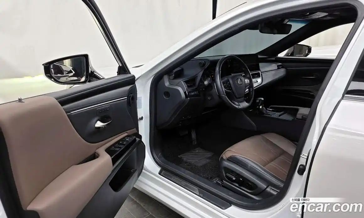 Lexus ES 2023 2.5 гидро, фото 10