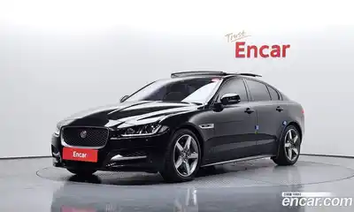 Jaguar XE