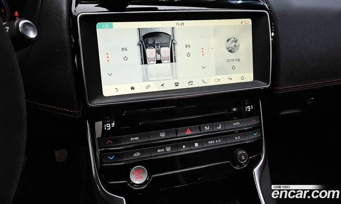 Jaguar XE 2018 2.0 гидро, фото 15