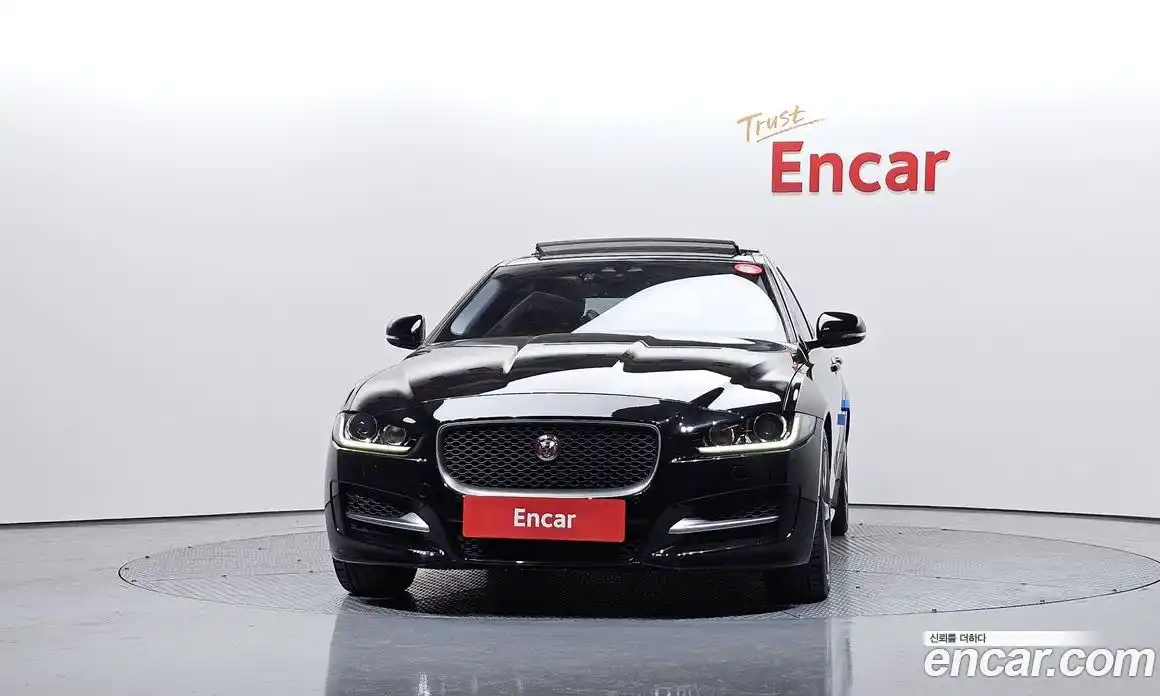 Jaguar XE 2018 2.0 гидро, фото 3